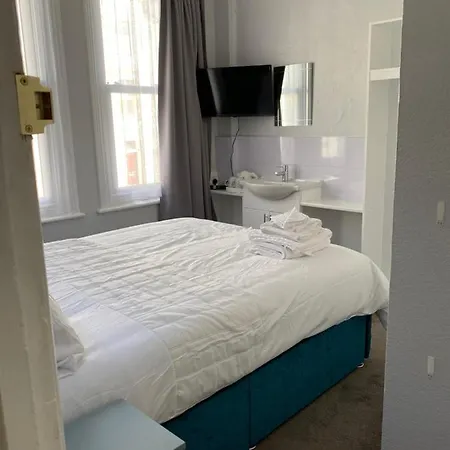 Pensionat Sylvern House 3*