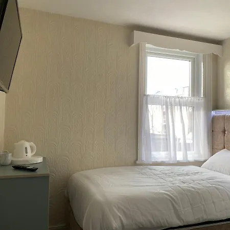 Sylvern House 3* Scarborough